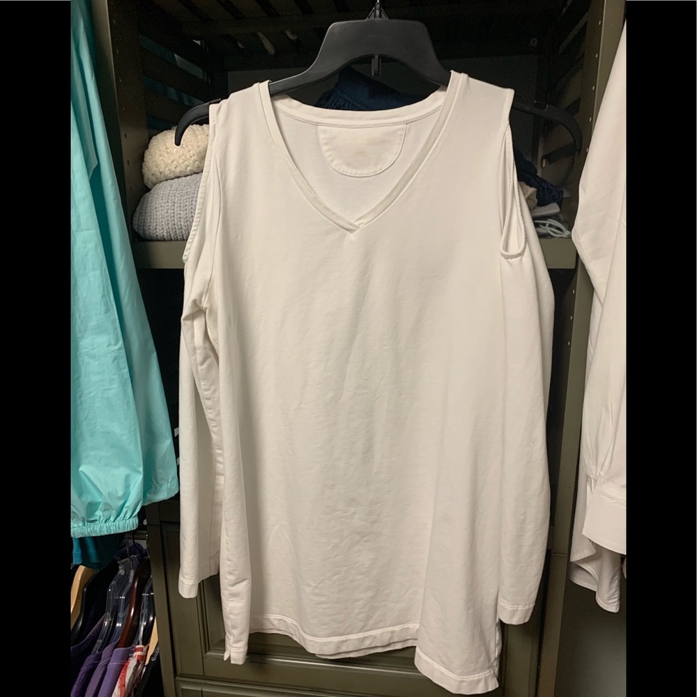 Soft Surroundings Cold shoulder top